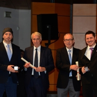 Foto Nicoloro G.   07/12/2015  Milano    Edizione 2015 della tradizionale cerimonia di consegna degli Ambrogini da parte del Comune di Milano. nella foto ai due estremi i ferrovieri Riccardo Magagnin, a sinistra, e Carlo Di Napoli con il sindaco Giuliano Pisapia e il presidente del Consiglio comunale Basilio Rizzo.