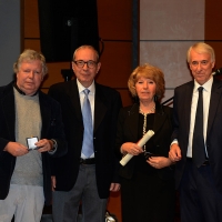 Foto Nicoloro G.   07/12/2015  Milano    Edizione 2015 della tradizionale cerimonia di consegna degli Ambrogini da parte del Comune di Milano. nella foto il giornalista Massimo Fini con il sindaco Giuliano Pisapia e il presidente del Consiglio comunale Basilio Rizzo.