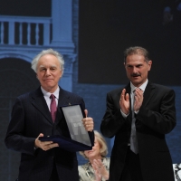 Foto Nicoloro G. 25/11/2012 Ravenna Quarantunesima edizione del ” Premio Guidarello per il Giornalismo d’ Autore “. nella foto Francesco Giavazzi – Claudio Casadio