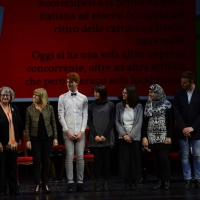 Foto Nicoloro G.  29/11/2015   Ravenna   44° edizione del Premio Guidarello per il Giornalismo d' Autore organizzato da Confindustria Ravenna. nella foto gli alunni della 4Â° EL del Liceo D. Alighieri vincitori del Guidarello Giovani.