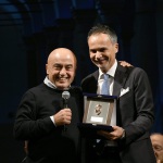 Foto Nicoloro G.   23/11/2019   Ravenna    48° edizione del ' Premio Guidarello per il giornalismo d' autore ' organizzato da Confindustria Romagna. nella foto il comico Paolo Cevoli, a sinistra, premiato dall' assessore Andrea Corsini.