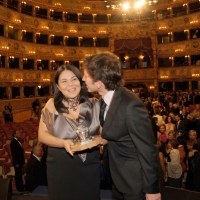 Foto Nicoloro G.   04/09/2010  Venezia  Quarantottesima edizione del \" Premio Campiello Letteratura \". nella foto Michela Murgia baciata dal marito
