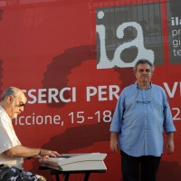 Foto Nicoloro G. 15/06/2011 Riccione (RN) Inaugurata la diciassettesima edizione del " Premio Ilaria Alpi per il giornalismo televisivo " dal titolo " Esserci per la verita' " con tre eventi : la presentazione di un libro in memoria del padre della giornalista uccisa in Somalia, una mostra fotografica sulla Somalia e l' installazione " L' opera al nero ". nella foto Gaetano Liguori – Daniele Biacchessi
