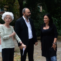 Foto Nicoloro G.  04/09/2014   Riccione ( Rimini )  Ventesima edizione del \" Premio giornalistico televisivo Ilaria Alpi \" a venti anni dall\' uccisione della giornalista di Rai 3 e del suo cameraman avvenuta a Mogadiscio il 20 marzo 1994. nella foto con la cerimonia della piantumazione di una rosa che porta il nome di Ilaria Alpi si è aperta la ventesima edizione del Premio e da sinistra Mariangela Gritta Grainer, presidente dell\' Associazione Ilaria Alpi, Francesco Cavalli del direttivo dell\' Associazione e il sindaco di Riccione Renata Tosi.