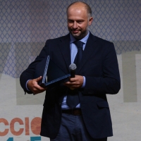 Foto Nicoloro G. 06/09/2014  Riccione ( Rimini )  Serata conclusiva con premiazioni della ventesima edizione del \" Premio giornalistico televisivo Ilaria Alpi \" a venti anni dall\' uccisione della giornalista di Rai 3 e del suo cameraman avvenuta a Mogadiscio il 20 marzo 1994. nella foto il giornalista Antonio Condorelli, vincitore del premio speciale \" Coop ambiente \".