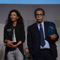 Foto Nicoloro G. 06/09/2014  Riccione ( Rimini )  Serata conclusiva con premiazioni della ventesima edizione del \" Premio giornalistico televisivo Ilaria Alpi \" a venti anni dall\' uccisione della giornalista di Rai 3 e del suo cameraman avvenuta a Mogadiscio il 20 marzo 1994. nella foto Dina Lauricella e Sandro Ruotolo vincitori del Premio della Critica.