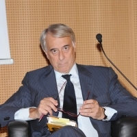 Foto Nicoloro G. 13/10/2011 Milano Presentazione del libro ” Decapitati. Perche’ abbiamo la classe dirigente che non ci meritiamo “. nella foto Giuliano Pisapia