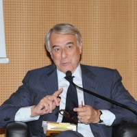 Foto Nicoloro G. 13/10/2011 Milano Presentazione del libro ” Decapitati. Perche’ abbiamo la classe dirigente che non ci meritiamo “. nella foto Giuliano Pisapia