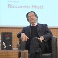 Foto Nicoloro G. 17/01/2011 Milano Presentazione del libro \" Prima la musica, poi le parole \", autobiografia del maestro Riccardo Muti. nella foto Riccardo Muti