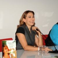 Foto Nicoloro G. 18/12/2011 Milano Presentazione del libro " Tanto poi esce il sole " opera della conduttrice televisiva Barbara D' Urso. nella foto Barbara D' Urso