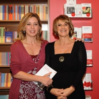 Foto Nicoloro G. 19/01/2011 Milano Presentazione del libro \" Un paese senza tempo \" scritto dal direttore de \" L\' Unita\' \" Concita De Gregorio. nella foto Concita De Gregorio – Lella Costa