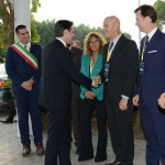 28/10/2019  Ravenna   Presentazione del progetto Iswec (Inertial Sea Energy Converter), organizzato da Eni per produrre energia dal moto ondoso, alla presenza del presidente del Consiglio. In occasione dell’evento sarà anche firmato un importante accordo con Fincantieri, Terna e CDP. nella foto il presidente del Consiglio Giuseppe Conte saluta l' a.d. di Eni Claudio Descalzi.
