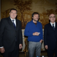 Foto Nicoloro G.   17/11/2014   Milano   Presentazione della stagione lirica 2014-2015 del teatro La Fenice. nella foto da sinistra il presidente della repubblica Serba di Bosnia ed Erzegovina Milorad Dodik,  il regista Emir Kusturica e il direttore artistico del teatro La Fenice Fortunato Ortombina.