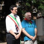 Foto Nicoloro G.   12/09/2026   Ravenna   Presidio silenzioso con deposizione di un fiore come risposta al vile atto di vandalismo al monumento al Ponte dei Martiri. Molti cittadini con il sindaco e il presidente provinciale dell' ANPI nella foto da sinistra il sindaco Alessandro Barattoni e Renzo Savini presidente provinciale ANPI.