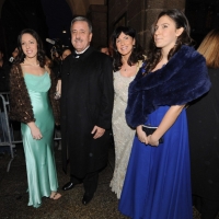 Foto Nicoloro G. Milano 07/12/2010 Tradizionale inaugurazione della stagione lirica al teatro alla Scala con l' opera " La Valchiria ". nella foto Guido Podestà con la moglie e le figlie