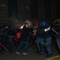 Foto Nicoloro G.  07/12/2014    Milano    Tradizionale serata inaugurale della stagione lirica del Teatro alla Scala. nella foto  tensione e scontri fra le forze dell' ordine e i manifestanti.