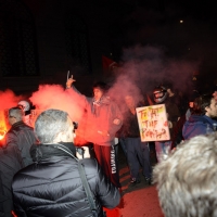 Foto Nicoloro G.  07/12/2014    Milano    Tradizionale serata inaugurale della stagione lirica del Teatro alla Scala. nella foto momenti di tensione e scontri tra contestatori e forze dell' ordine.