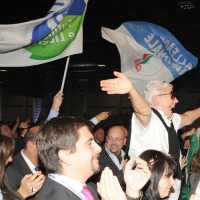 Foto Nicoloro G.  06/11/2010 Bastia Umbra  (Perugia)  Prima Convention di Futuro e Liberta’ – Manifesto per l’ Italia. nella foto L'esultanza al discorso di Fini