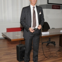 Foto Nicoloro G. 17/01/2011 Milano Presentazione della ” Prima giornata nazionale dell’ artrosi alle mani ” che si svolgera’ il 26 gennaio 2011 nei quattro centri specializzati di Monza, Treviso, Bologna e Roma. L’ iniziativa, promossa dalle associazioni GICAM e IICM, prevede un consulto gratuito con specialisti. nella foto Marco Lanzetta