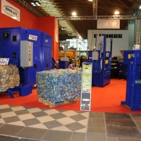 Foto Nicoloro G.  03/11/2010 Rimini  Nell' ambito della quattordicesima edizione di " Ecomondo " si e' aperto il primo " Forum internazionale di Ambiente ed Energia " che ha come tema " Risorse e scelte: i nostri comuni futuri ". nella foto Uno stand