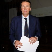 Foto Nicoloro G. 25/05/2012 Padova Nell’ aula magna dell’ Universita’ di Padova la Giuria dei Letterati, presieduta da Massimo Cacciari, ha selezionato la cinquina finalista al 50° Premio Campiello organizzato da Confindustria Veneto. Nel corso della cerimonia e’ stato anche proclamato il vincitore del Premio Campiello Opera Prima. Il vincitore assoluto tra la cinquina selezionata verra’ proclamato da una giuria di 300 lettori il 1 settembre 2012 al teatro La Fenice di Venezia. nella foto Piero Luxardo