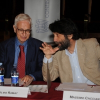 Foto Nicoloro G. 25/05/2012 Padova Nell’ aula magna dell’ Universita’ di Padova la Giuria dei Letterati, presieduta da Massimo Cacciari, ha selezionato la cinquina finalista al 50° Premio Campiello organizzato da Confindustria Veneto. Nel corso della cerimonia e’ stato anche proclamato il vincitore del Premio Campiello Opera Prima. Il vincitore assoluto tra la cinquina selezionata verra’ proclamato da una giuria di 300 lettori il 1 settembre 2012 al teatro La Fenice di Venezia. nella foto Silvio Ramat – Massimo Cacciari