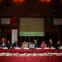 Foto Nicoloro G. 25/05/2012 Padova Nell’ aula magna dell’ Universita’ di Padova la Giuria dei Letterati, presieduta da Massimo Cacciari, ha selezionato la cinquina finalista al 50° Premio Campiello organizzato da Confindustria Veneto. Nel corso della cerimonia e’ stato anche proclamato il vincitore del Premio Campiello Opera Prima. Il vincitore assoluto tra la cinquina selezionata verra’ proclamato da una giuria di 300 lettori il 1 settembre 2012 al teatro La Fenice di Venezia. nella foto I tavoli dei giurati e dei libri concorrenti