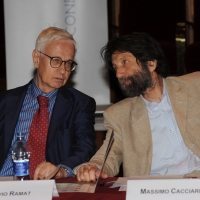 Foto Nicoloro G. 25/05/2012 Padova Nell’ aula magna dell’ Universita’ di Padova la Giuria dei Letterati, presieduta da Massimo Cacciari, ha selezionato la cinquina finalista al 50° Premio Campiello organizzato da Confindustria Veneto. Nel corso della cerimonia e’ stato anche proclamato il vincitore del Premio Campiello Opera Prima. Il vincitore assoluto tra la cinquina selezionata verra’ proclamato da una giuria di 300 lettori il 1 settembre 2012 al teatro La Fenice di Venezia. nella foto Silvio Ramat – Massimo Cacciari