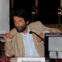 Foto Nicoloro G. 25/05/2012 Padova Nell’ aula magna dell’ Universita’ di Padova la Giuria dei Letterati, presieduta da Massimo Cacciari, ha selezionato la cinquina finalista al 50° Premio Campiello organizzato da Confindustria Veneto. Nel corso della cerimonia e’ stato anche proclamato il vincitore del Premio Campiello Opera Prima. Il vincitore assoluto tra la cinquina selezionata verra’ proclamato da una giuria di 300 lettori il 1 settembre 2012 al teatro La Fenice di Venezia. nella foto Massimo Cacciari