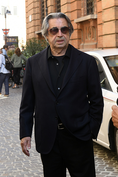 Foto Nicoloro G.   20/09/2026   Ravenna   Nell' ambito delle Celebrazioni per il 705° annuale della morte di Dante Alighieri si e' conclusa la XV edizione del Festival '' Prospettiva Dante ''. nella foto il maestro Riccardo Muti che riceve il '' Premio Dante-Ravenna ''  per il suo impegno per la tutela e trasmissione della lingua e della cultura italiana.