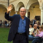 Foto Nicoloro G.   20/09/2026   Ravenna   Nell' ambito delle Celebrazioni per il 705° annuale della morte di Dante Alighieri si e' conclusa la XV edizione del Festival '' Prospettiva Dante ''. nella foto il giornalista e scrittore Aldo Cazzullo che ha intrattenuto con una riflessione sul tema '' Da Dante al Rinascimento ''.