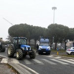 Foto Nicoloro G.   29/01/2024   Ravenna   Protesta degli agricoltori contro le politiche agricole dell' Europa. nella foto l' ingresso in citta' dei trattori.