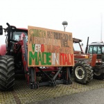 Foto Nicoloro G.   29/01/2024   Ravenna   Protesta degli agricoltori contro le politiche agricole dell\' Europa. nella foto cartelli di protesta.