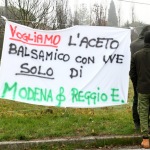 Foto Nicoloro G.   29/01/2024   Ravenna   Protesta degli agricoltori contro le politiche agricole dell' Europa. nella foto cartelli di protesta.