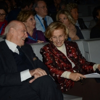 Foto Nicoloro G.  16/11/2013  Milano   Quinta edizione di " Science for Peace " due giorni di dibattiti dedicati agli scienziati impegnati per la Pace. nella foto  il ministro Emma Bonino e il professore Umberto Veronesi.