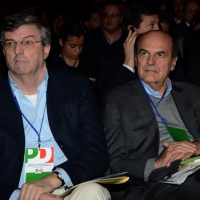 Foto Nicoloro G. 15/12/2013 Milano Prima Assemblea Nazionale del PD dopo le elezioni di Matteo Renzi a segretario. nella foto Claudio Burlando – Pier Luigi Bersani  