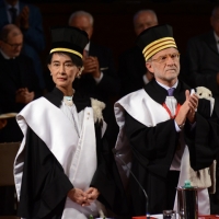 Foto Nicoloro G. 30/10/2013 Bologna Il leader dell’ opposizione birmana Aung San Suu Kyi ospite della città di Bologna per ricevere la cittadinanza onoraria in Comune e la laurea honoris causa in Università. nella foto Aung San Suu Kyi – Ivano Dionigi 