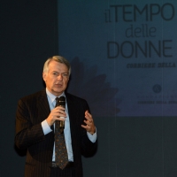 Foto Nicoloro G. 11/11/2013 Milano Incontro e conversazione con il ministro Emma Bonino nell’ ambito dell’ iniziativa ” Il tempo delle donne. Storie, idee, azioni per partecipare al cambiamento “. nella foto Ferruccio de Bortoli   