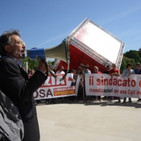Foto Nicoloro G.  06/05/2014  Rimini   Si è aperto ufficialmente il 17° Congresso della CGIL. nella foto il sindacalista Giorgio Cremaschi che è in posizione critica verso la CGIL e ha inscenato una protesta fuori dal Palacongressi.