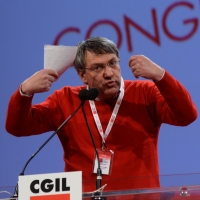 Foto Nicoloro G.  07/05/2014  Rimini     Seconda giornata del 17° Congresso della CGIL. nella foto Maurizio Landini durante il suo accalorato intervento.