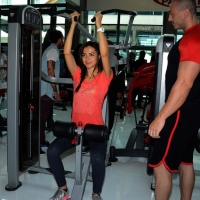 Foto Nicoloro G.   30/05/2014   Rimini   Si è aperta la 9° edizione di " Rimini Wellness ". nella foto la showgirl spagnola Laura Barriales, madrina dell' evento, mentre prova un esercizio agli attrezzi.