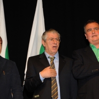 Foto Nicoloro G. 04/12/2011 Vicenza Dopo quattro anni si riunisce il Parlamento Padano nella sua sede di villa " La Favorita ". nella foto Roberto Maroni – Umberto Bossi – Roberto Calderoli