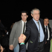 Foto Nicoloro G. 04/12/2011 Vicenza Dopo quattro anni si riunisce il Parlamento Padano nella sua sede di villa " La Favorita ". nella foto Umberto Bossi – Renzo Bossi