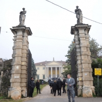 Foto Nicoloro G. 04/12/2011 Vicenza Dopo quattro anni si riunisce il Parlamento Padano nella sua sede di villa " La Favorita ". nella foto L'ingresso di villa "La Favorita"