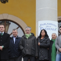 Foto Nicoloro G. 04/12/2011 Vicenza Dopo quattro anni si riunisce il Parlamento Padano nella sua sede di villa " La Favorita ". nella foto Umberto Bossi - Rosy Mauro - Renzo Bossi - Luca Zaia