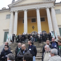 Foto Nicoloro G. 04/12/2011 Vicenza Dopo quattro anni si riunisce il Parlamento Padano nella sua sede di villa " La Favorita ". nella foto Umberto Bossi con lo stato maggiore della Lega Nord