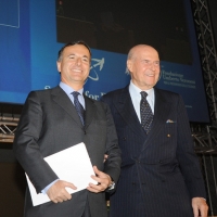 Foto Nicoloro G. 18/11/2010, Milano, Seconda edizione della conferenza internazionale " Science for Peace " organizzata dalla " Fondazione Veronesi ". In questa prima giornata il tema e' " La Scienza come linguaggio universale di Pace ". nella foto Franco Frattini – Umberto Veronesi