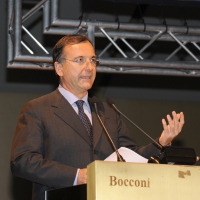 Foto Nicoloro G. 18/11/2010, Milano, Seconda edizione della conferenza internazionale " Science for Peace " organizzata dalla " Fondazione Veronesi ". In questa prima giornata il tema e' " La Scienza come linguaggio universale di Pace ". nella foto Franco Frattini