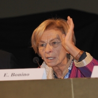 Foto Nicoloro G. 19/11/2010 Milano, Seconda edizione della conferenza internazionale " Science for Peace " organizzata dalla " Fondazione Veronesi ". In questa seconda giornata il tema e' " Strategie e modelli per un processo di Pace ". nella foto Emma Bonino