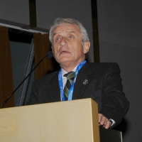 Foto Nicoloro G. 18/11/2011 Milano Si svolge all’ Universita’ Bocconi la terza conferenza internazionale di ” Science for Peace “, due giorni di incontri e dibattiti per promuovere la diffusione di una cultura di pace e la progressiva riduzione degli ordigni nucleari e delle spese militari a favore di maggiori investimenti in ricerca e sviluppo. nella foto Alberto Martinelli